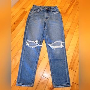 American Eagle Mom Jean